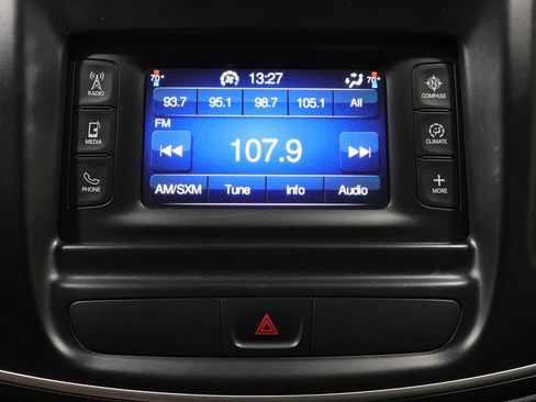 Used 2015 Chrysler 200 Limited w/ Convenience Group FWD image 28