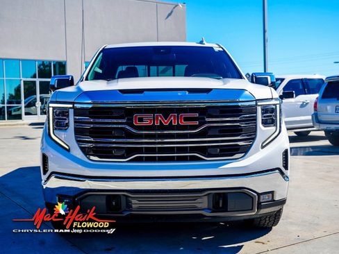 Used 2022 GMC Sierra 1500 SLT w/ SLT Convenience Package image 4
