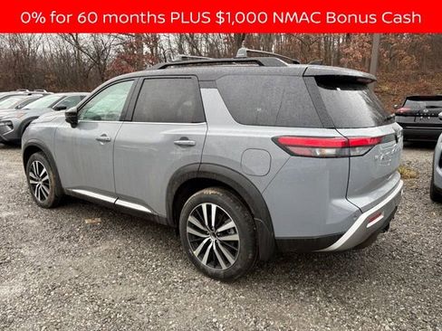 New 2025 Nissan Pathfinder Platinum image 3