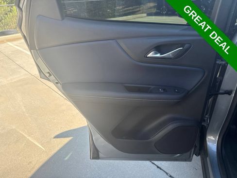 Used 2023 Chevrolet Blazer RS w/ Driver Confidence II Package FWD image 17