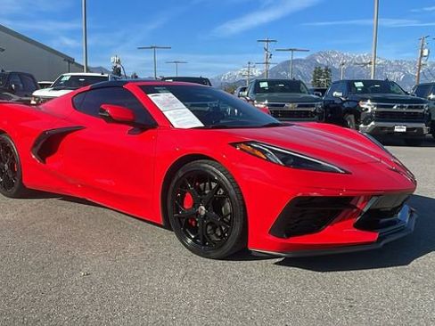 Used 2021 Chevrolet Corvette Stingray Coupe w/ Z51 Performance Package image 32