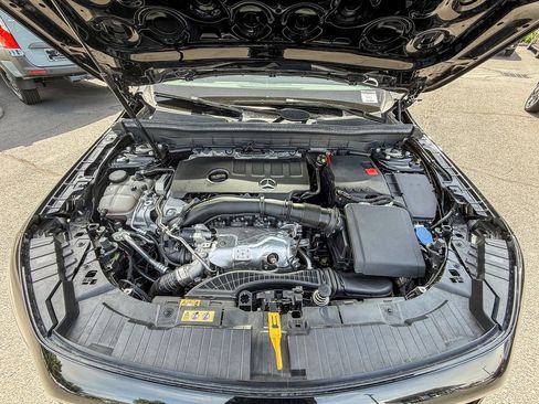 Used 2022 Mercedes-Benz GLB 250 4MATIC w/ Premium Package Lite image 29