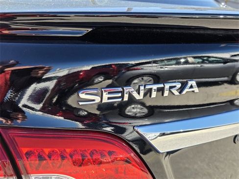 Used 2015 Nissan Sentra S image 11