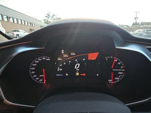 Used 2019 Chevrolet Corvette Stingray Coupe w/ Z51 1LT RWD image 11