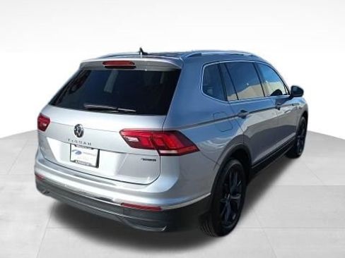 Used 2024 Volkswagen Tiguan SE AWD/4WD image 5