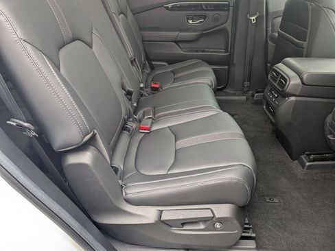 Used 2025 Honda Pilot Touring image 23