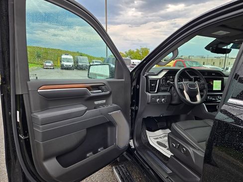 Used 2025 GMC Sierra 1500 Denali w/ Denali Reserve Package AWD/4WD image 14