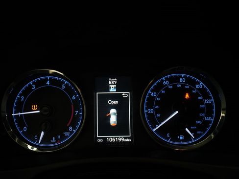 Used 2017 Toyota Corolla L image 2