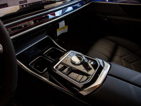 Certified 2025 BMW 760i xDrive w/ Executive Package image 19