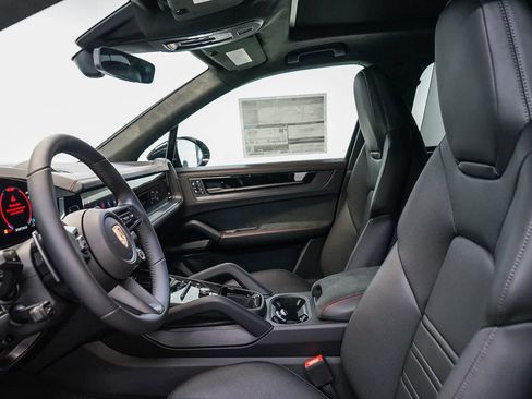 New 2026 Porsche Cayenne GTS AWD/4WD image 23