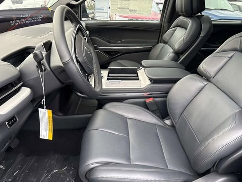 New 2025 Lincoln Navigator Reserve w/ Jet Appearance Package image 22