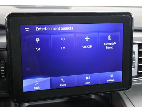 Used 2021 Ford Explorer XLT RWD image 32