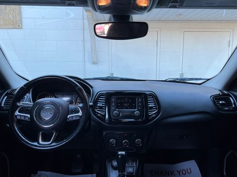 Used 2018 Jeep Compass Latitude AWD/4WD image 29