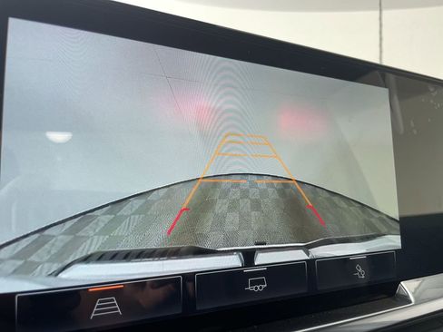 Used 2024 GMC Sierra 2500 SLE w/ SLE Convenience Package image 15