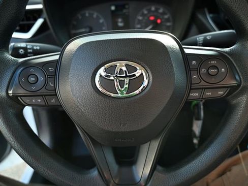 Used 2023 Toyota Corolla LE image 29