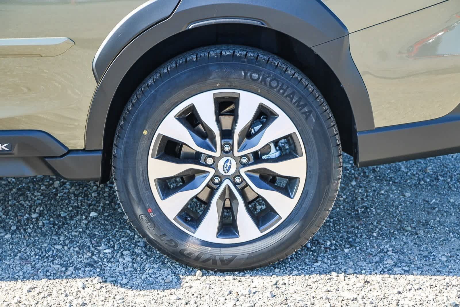 Used 2025 Subaru Outback Limited AWD/4WD image 9