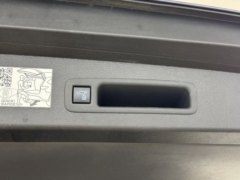 Used 2024 Toyota Sienna XLE image 22