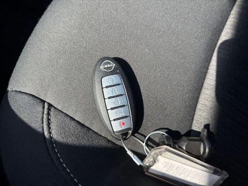 Used 2025 Nissan Altima 2.5 SV FWD image 21