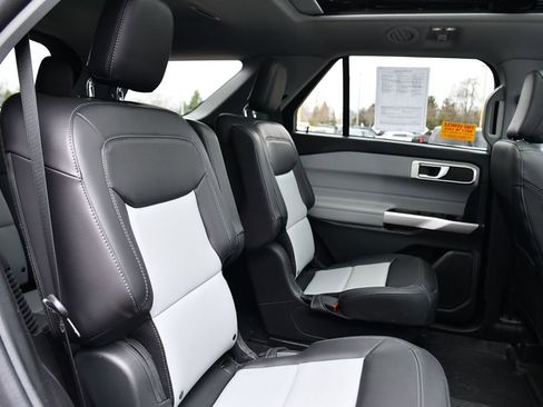 Used 2023 Ford Explorer XLT w/ Equipment Group 202A image 17