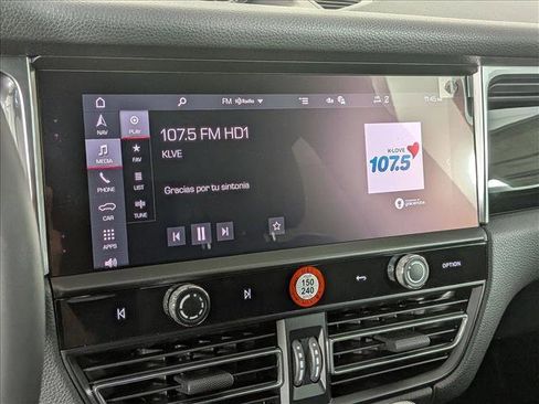 New 2026 Porsche Macan image 17