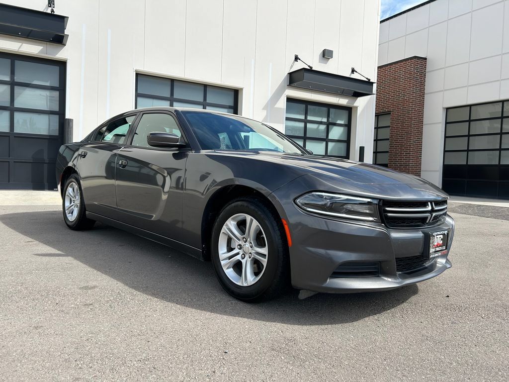 Used 2022 Dodge Charger SXT RWD image 1