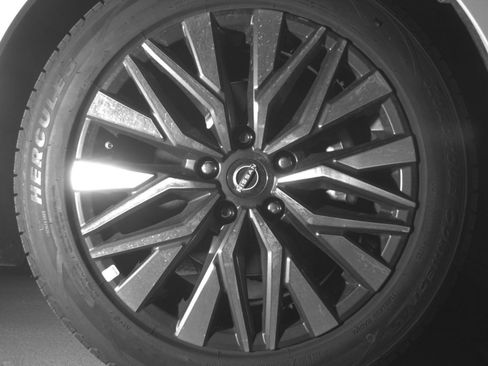 Used 2025 Nissan Altima 2.5 SV FWD image 16
