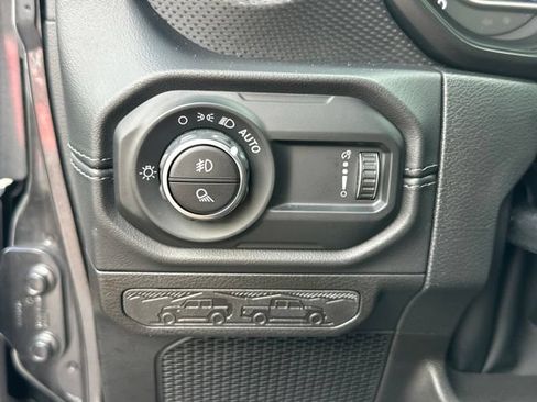 Used 2024 Jeep Gladiator Rubicon w/ Steel Bumper Group AWD/4WD image 11