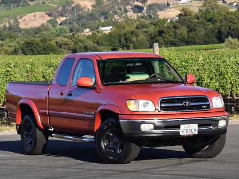 Used 2002 Toyota Tundra Limited RWD image 1