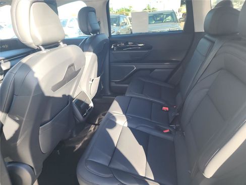 New 2026 Lincoln Nautilus Premier image 17