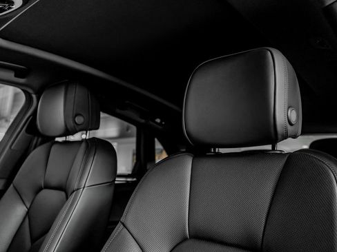 Certified 2026 Porsche Macan AWD/4WD image 18