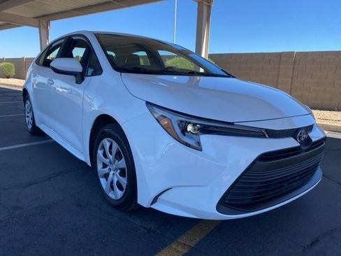 Used 2024 Toyota Corolla LE image 4