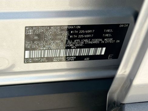 Used 2024 Toyota RAV4 XLE image 40