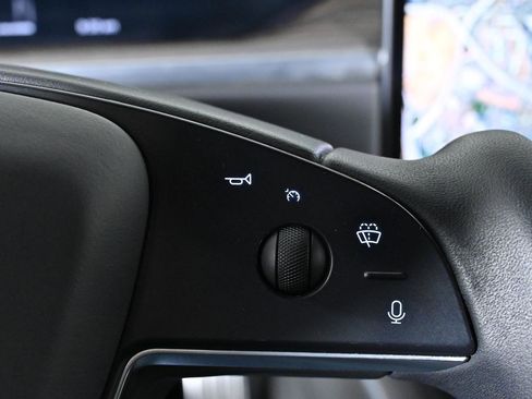 Used 2021 Tesla Model S Plaid image 11