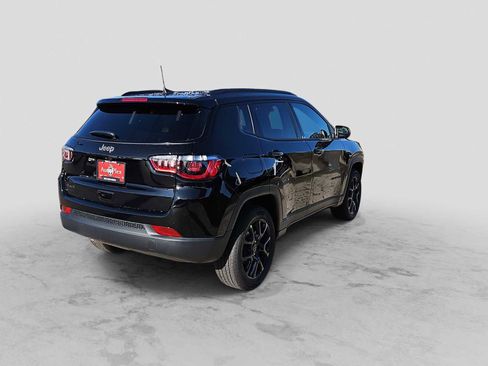 New 2026 Jeep Compass Latitude image 8