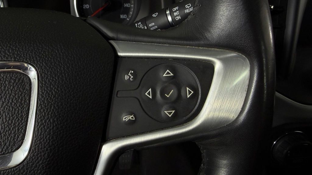 Used 2017 GMC Acadia SLE FWD image 18