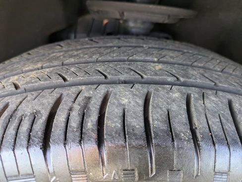 Used 2023 Ford Explorer XLT w/ Equipment Group 202A image 11