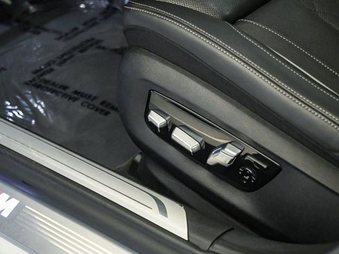 Used 2022 BMW 740i w/ M Sport Package RWD image 26
