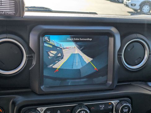 Used 2021 Jeep Gladiator Overland w/ Popular Equipment Package image 24