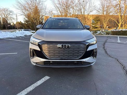 Used 2025 Audi Q4 e-tron Premium w/ Convenience Package image 2