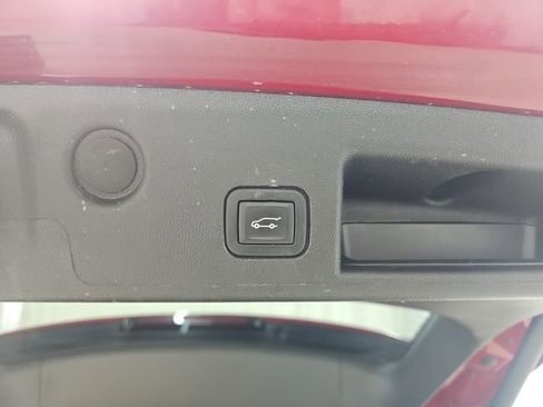 Used 2023 Chevrolet Equinox LT image 19