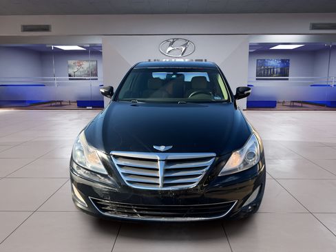Used 2014 Hyundai Genesis 3.8 RWD image 3