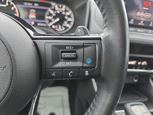 Used 2023 Nissan Rogue SV w/ SV Premium B Package image 19