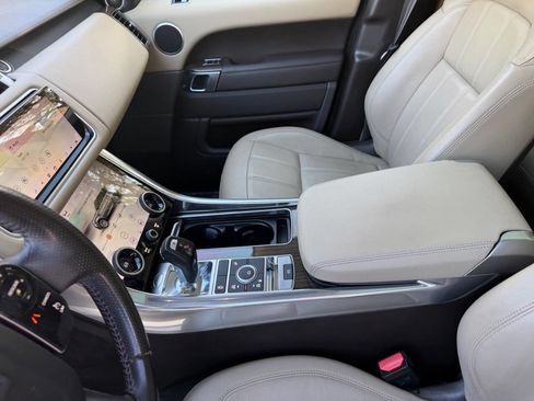 Used 2018 Land Rover Range Rover Sport SE image 14