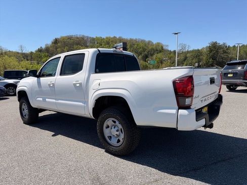 Used 2023 Toyota Tacoma SR AWD/4WD image 5