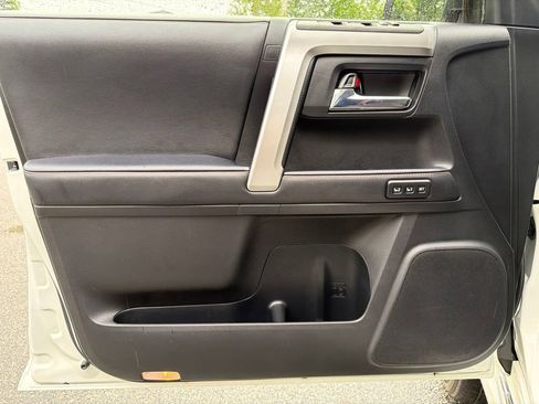 Used 2022 Toyota 4Runner Limited AWD/4WD image 13