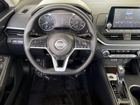 Used 2022 Nissan Altima 2.5 SV FWD image 29