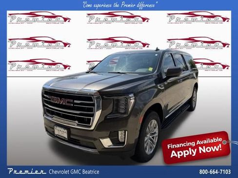 Used 2021 GMC Yukon XL SLT AWD/4WD image 1