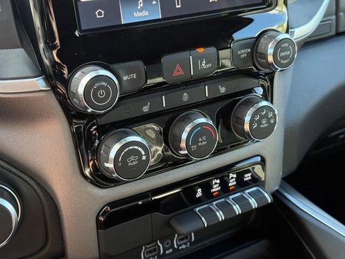 Used 2025 RAM 1500 Big Horn AWD/4WD image 19