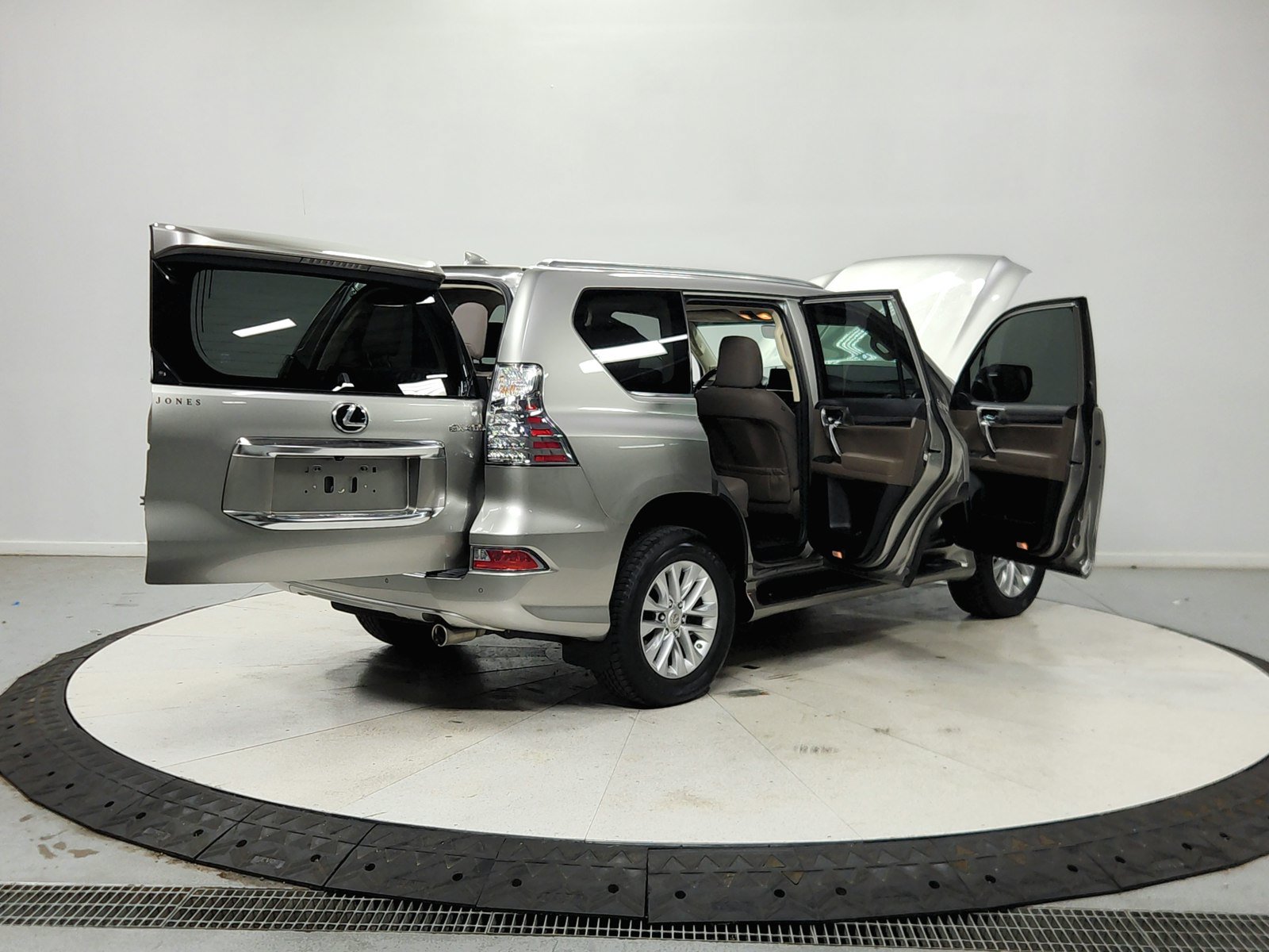 Used 2023 Lexus GX 460 Premium w/ Premium Package AWD/4WD image 16
