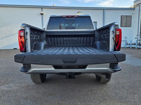 New 2026 GMC Sierra 2500 Denali w/ Denali Reserve Package AWD/4WD image 4